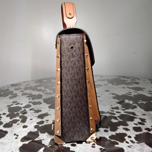 MICHAEL Michael Kors Manhattan Medium Logo and Leather Backpack - Picture 3 of 7